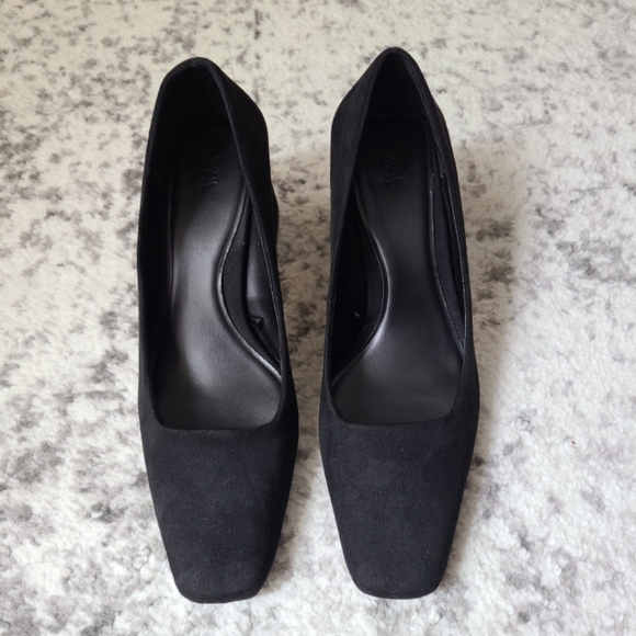 Heels - Picture 5 of 6